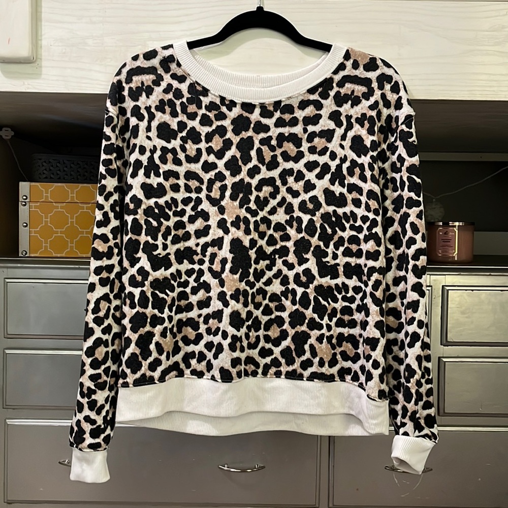 Large women’s sweatshirt
